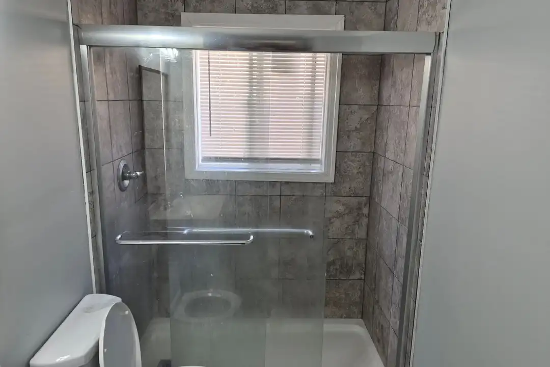 1210 E Broad St unit A - View 3