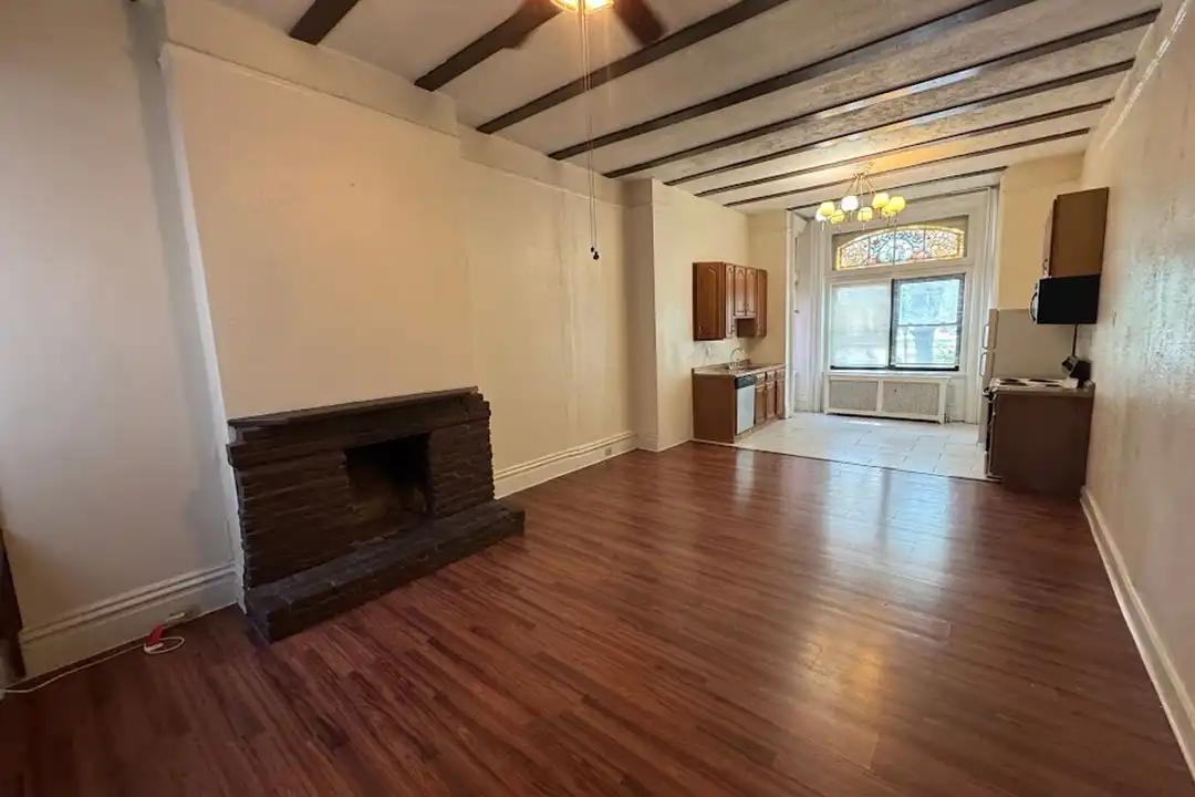 816 Cedar Ave unit 1st Floor – photo 1
