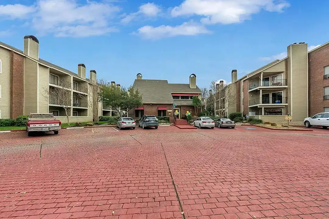 Rivercrest - View 6
