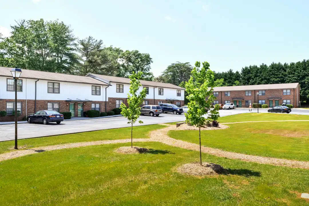Apartment in Greenville - View 5