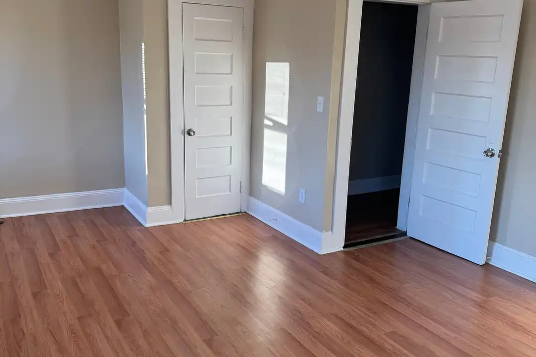 896 Howard Ave unit 3 – photo 1
