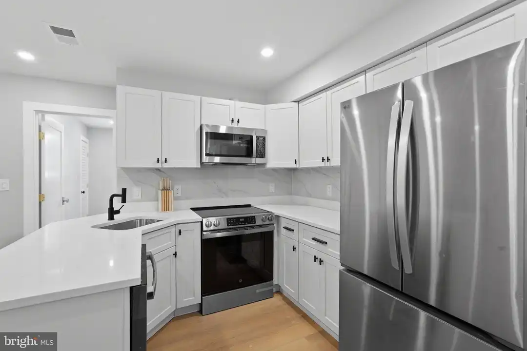 1301 Somerset Pl NW - View 2