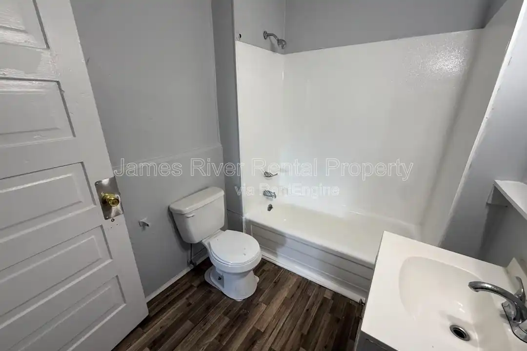 2107 Park Ave unit 4 - More
