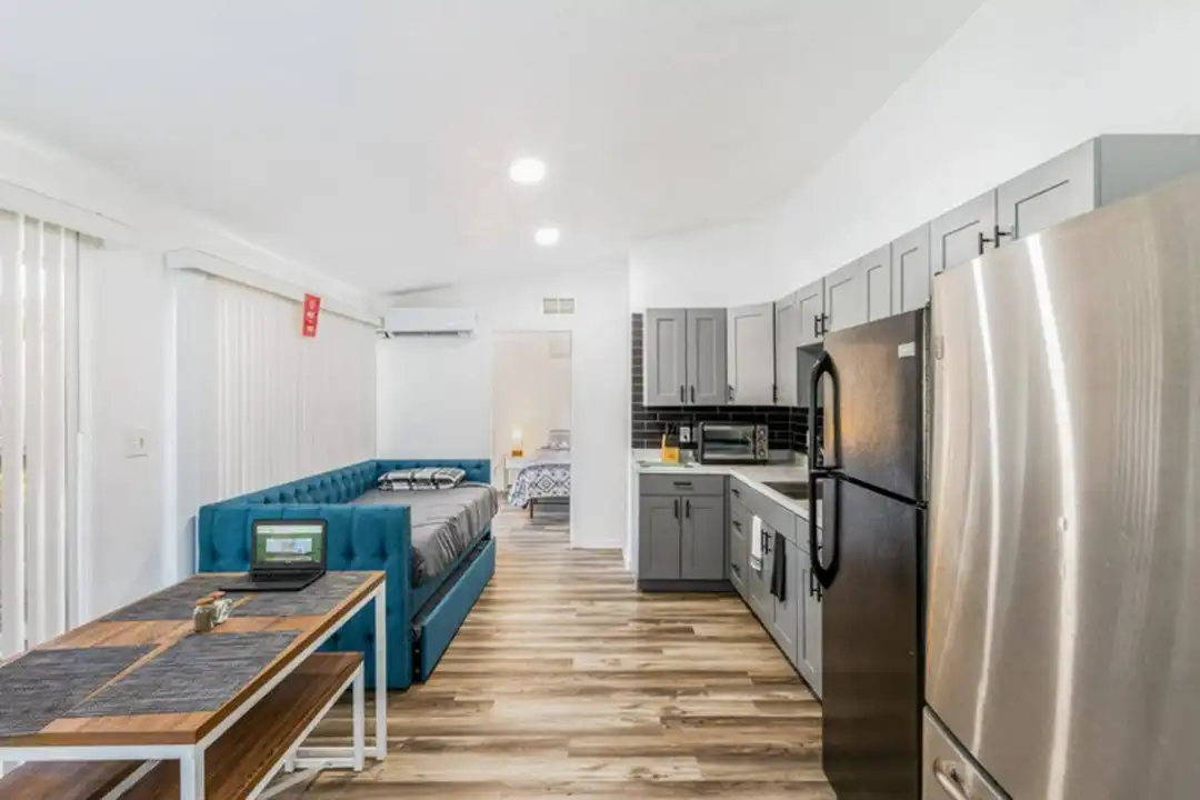 2301 Carlton Dr unit 2 – pohled 3