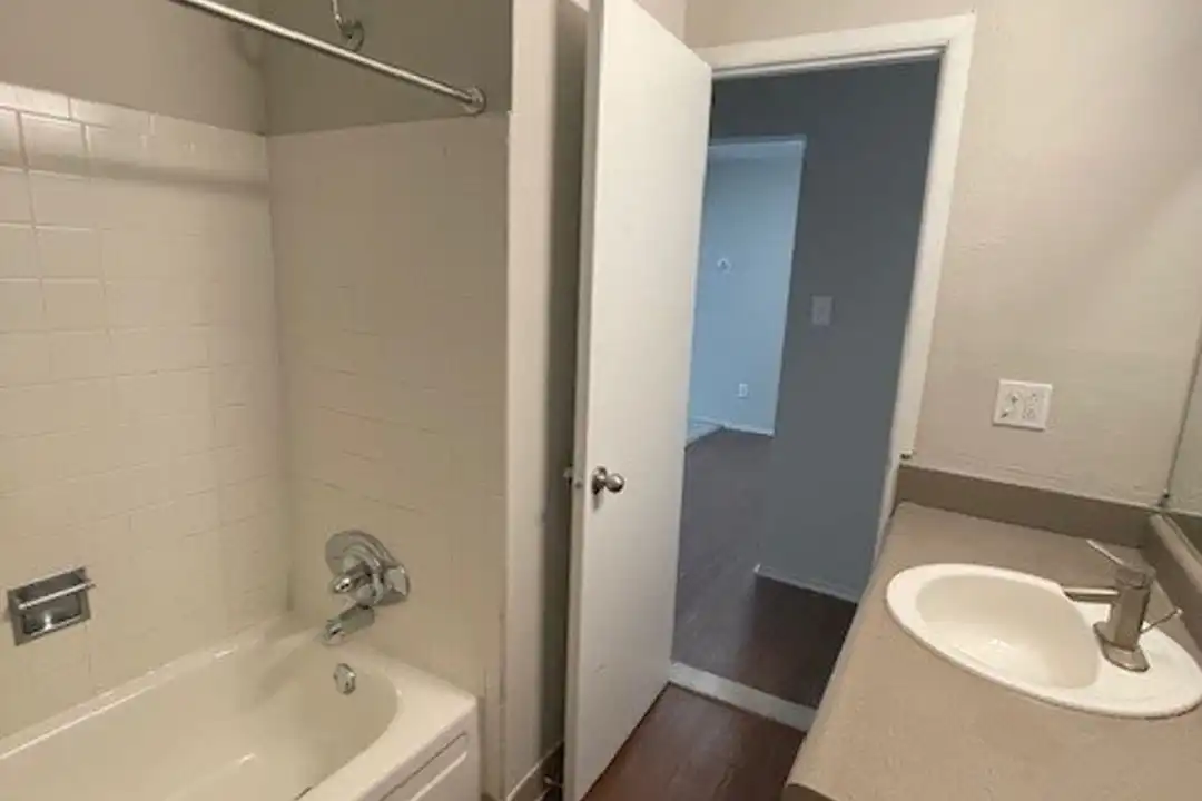 333 W Marshall St unit 901-02 – pohled 6