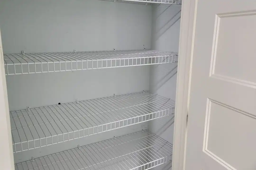 Apartment in Raleigh, Wake Crossroads - More