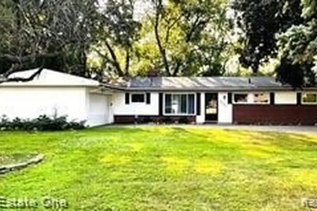 32305 Shrewsbury St – photo 1