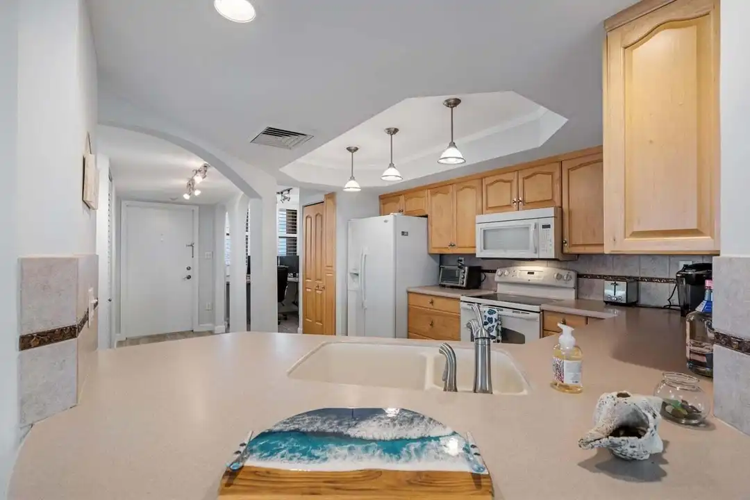 9550 S Ocean Dr #4 - More