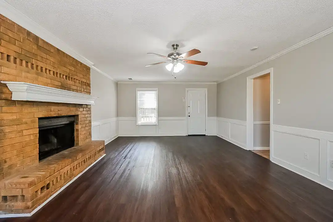 7363 Richmond Rd - View 4