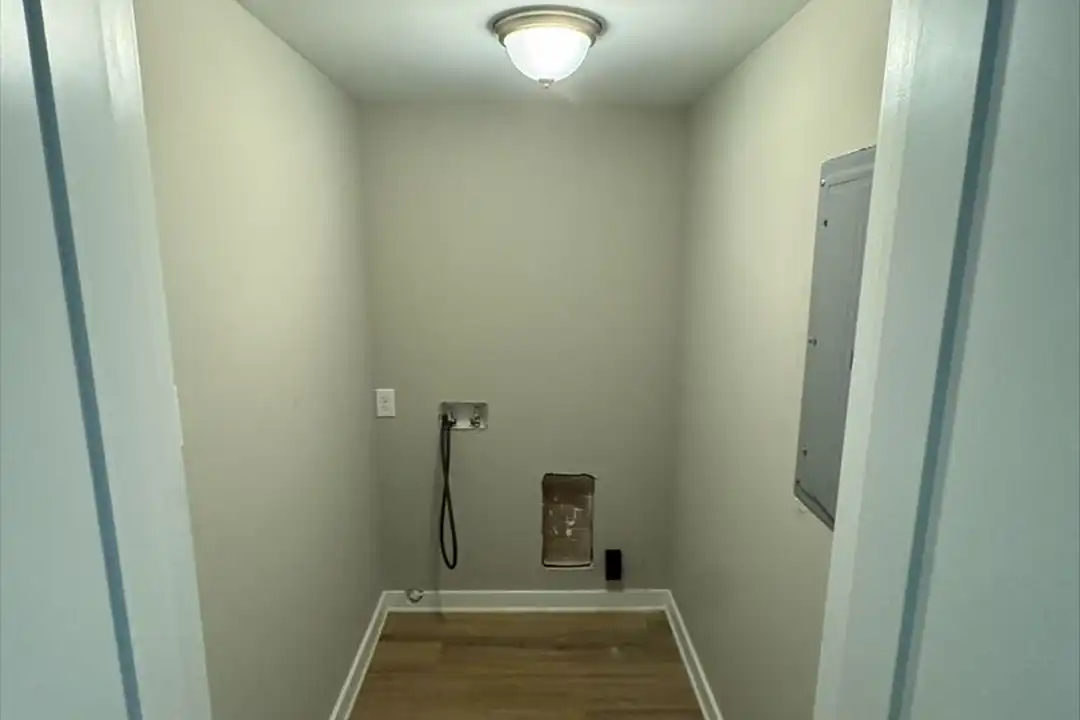 982 Webb Cir - View 5