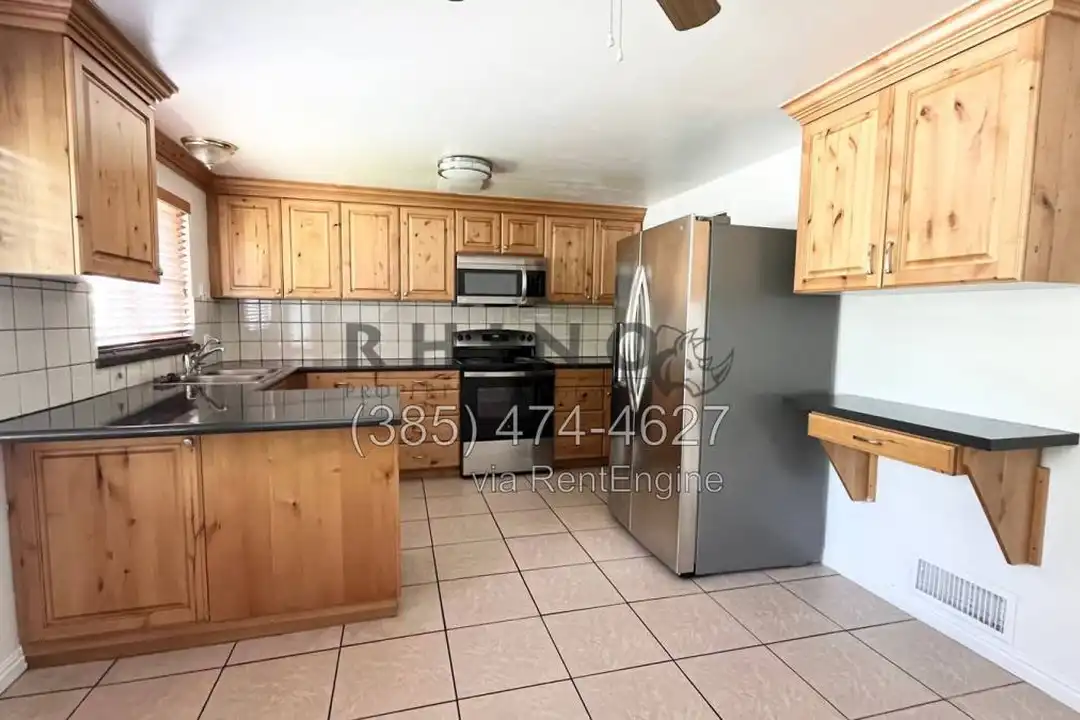 3389 S 2760 W – photo 1