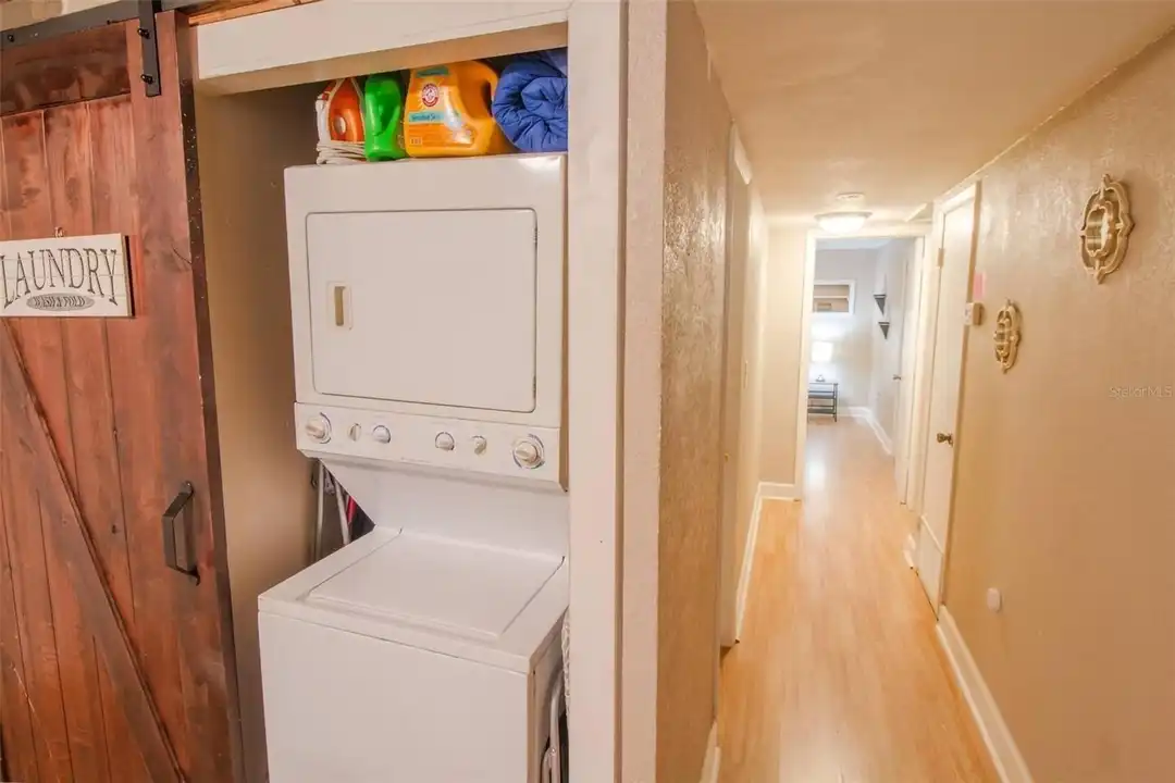 1245 Catalpa Ln #2 – pohled 6
