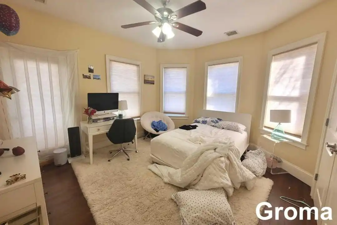 Apartment in Mission Hill - View 4