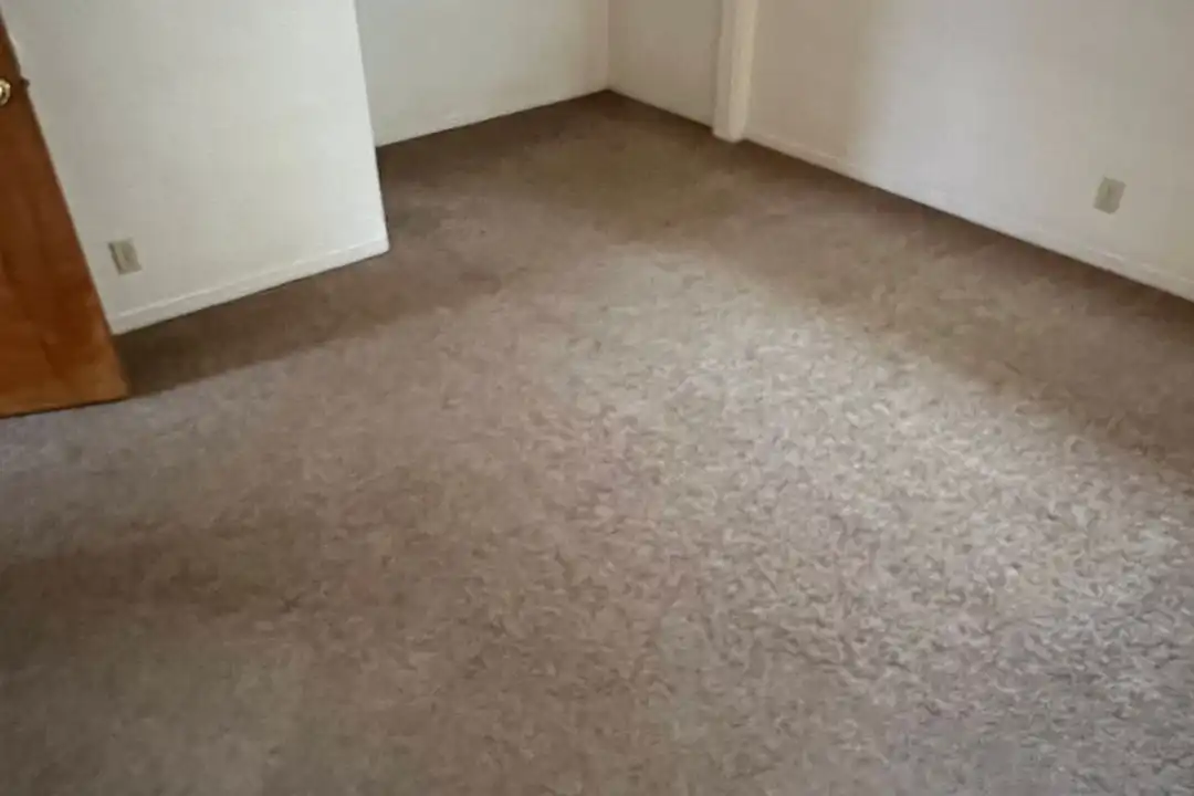 Apartment in Springfield - View 3