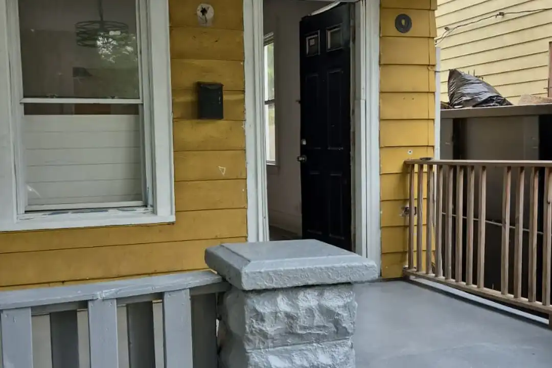3633 E 53rd St - View 2