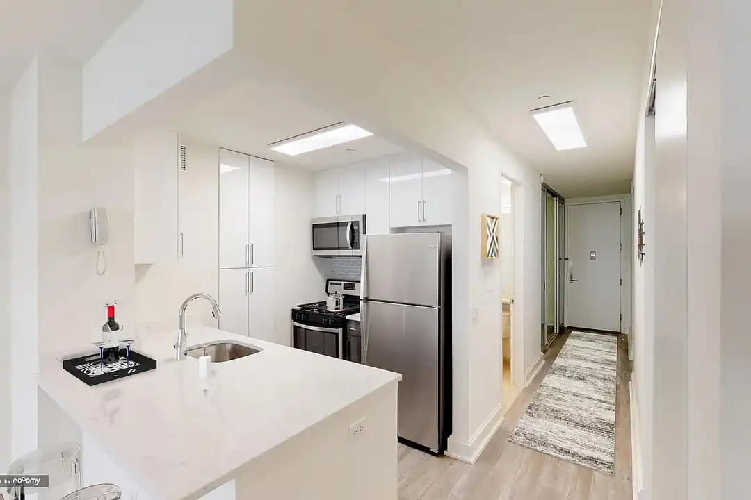 10 Hanover Square – photo 1
