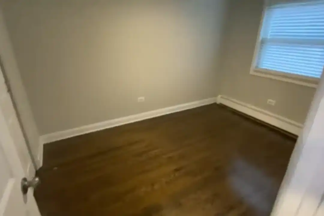 1743 W Bryn Mawr Ave - View 6