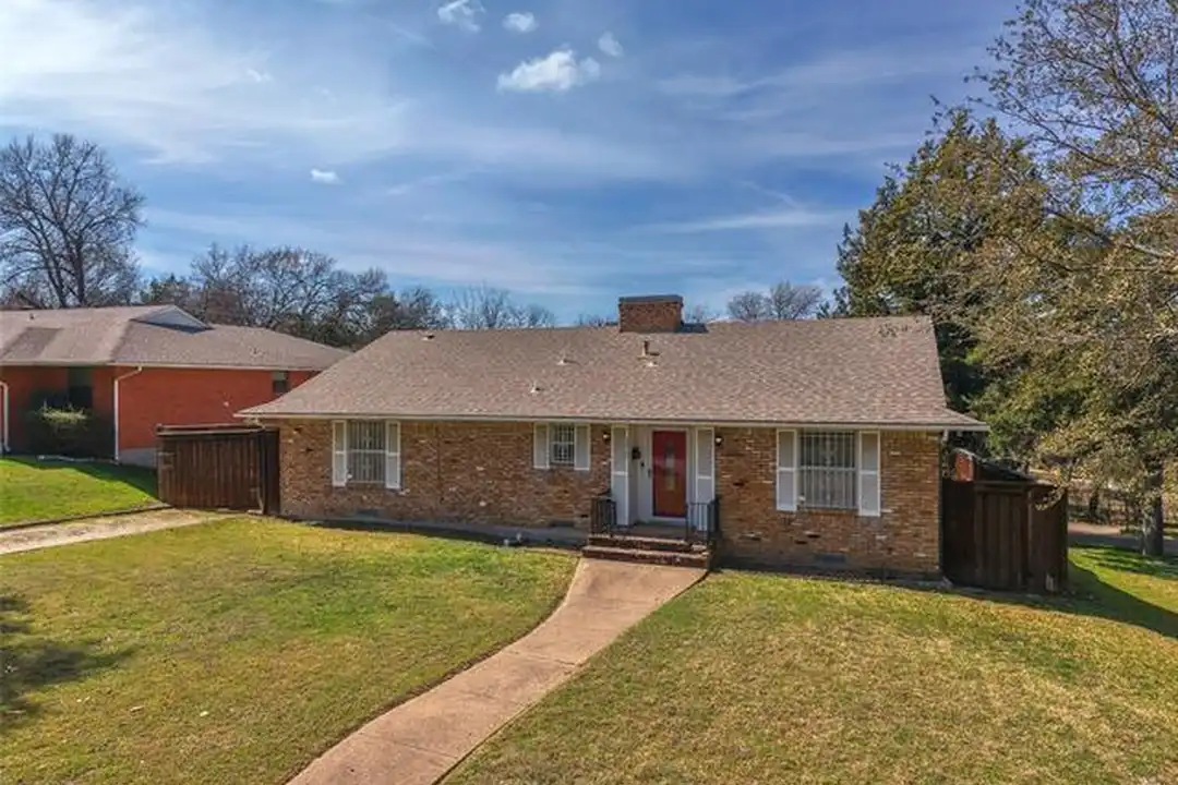 3217 Cedarcroft Ln - View 2