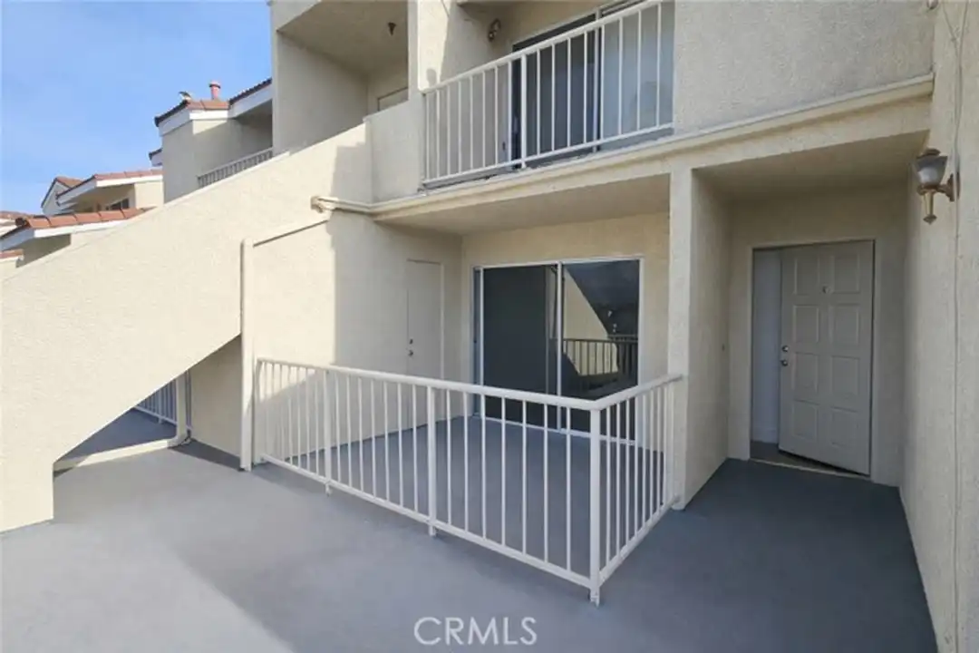 Apartment in Alhambra - View 2