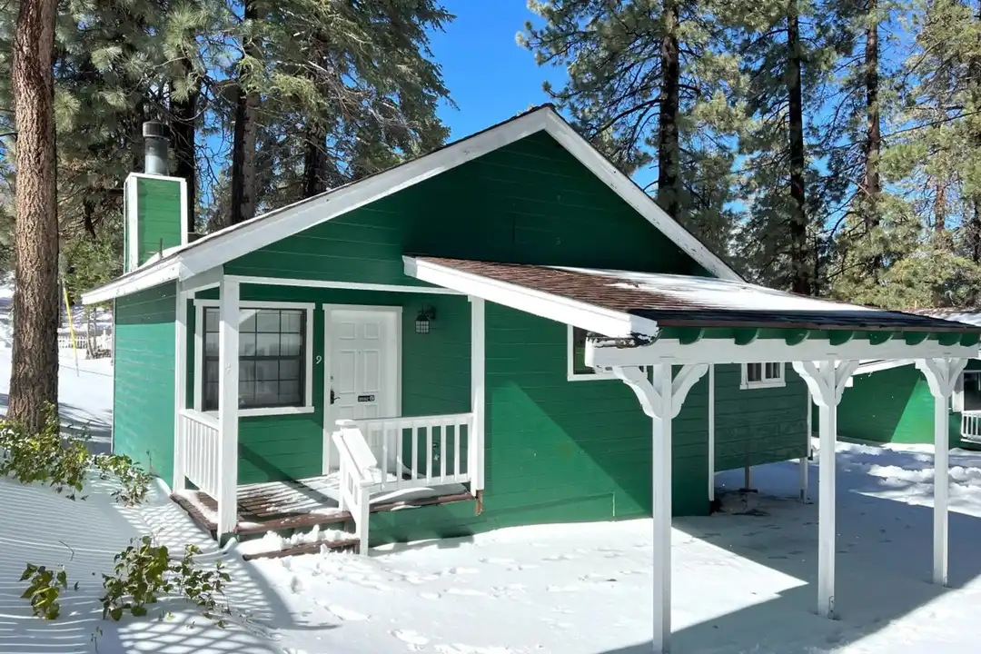 40393 Big Bear Blvd unit Bear Manor 9 – photo 1 of 4