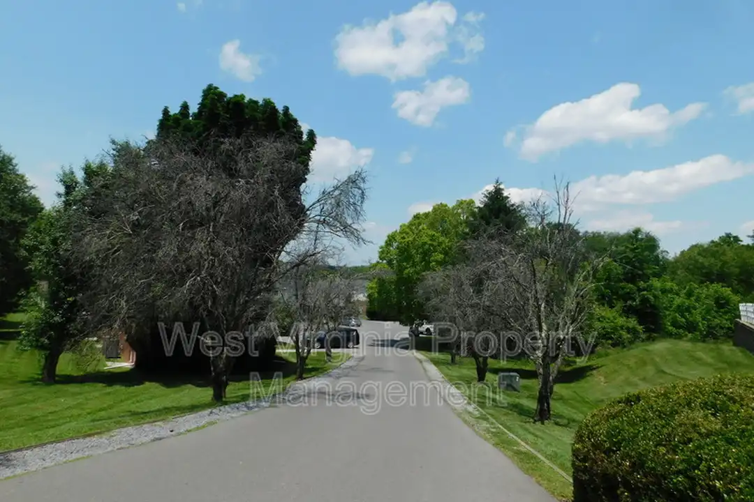 210 Cardinal Wy unit 76 - View 2