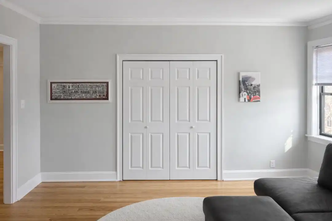 3610 N Claremont Ave - View 5
