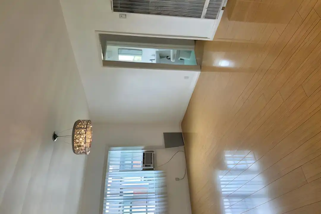 622 E Windsor Rd unit 17 - View 3