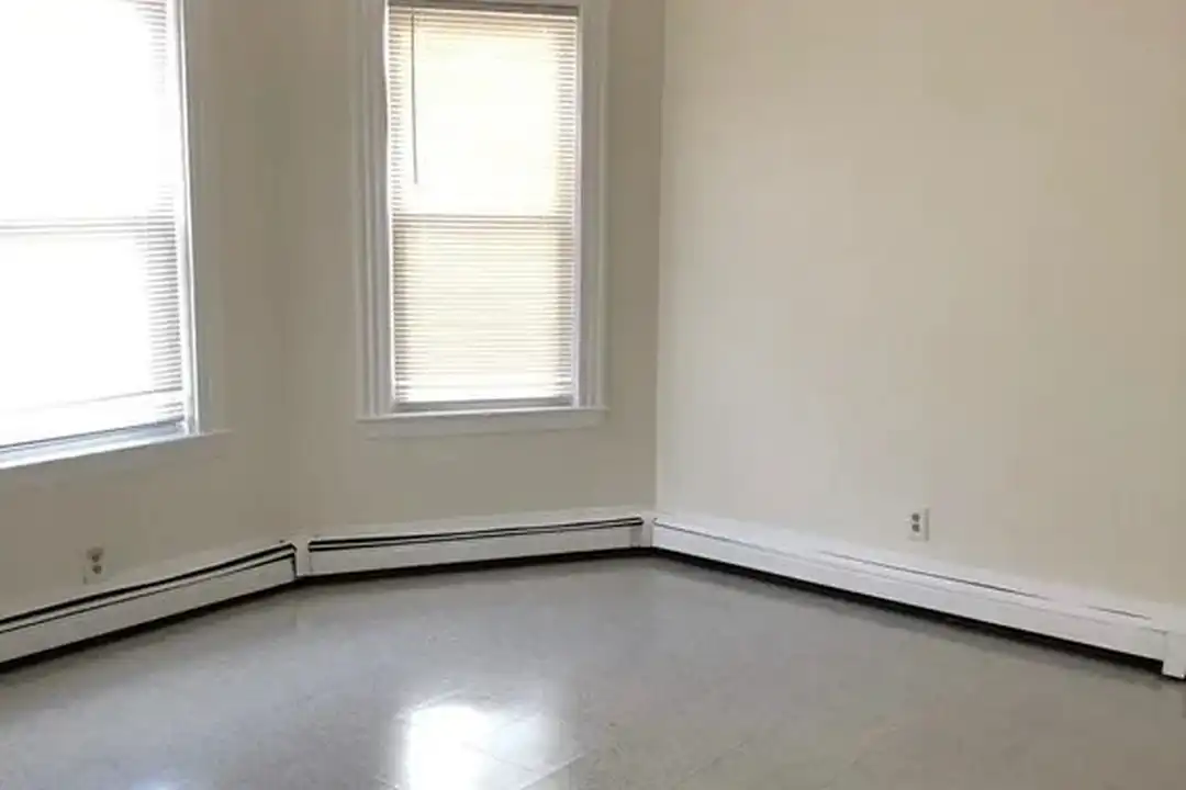 10 Buckley Ave unit 1 - Widok 3