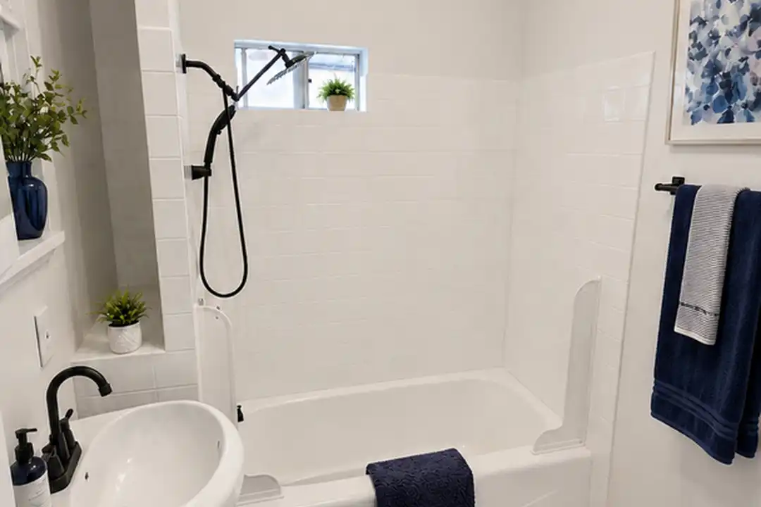 1549 Linden Ave unit 1549B - View 6