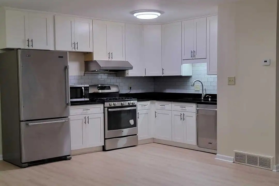 4039 Chaucer Pl – photo 1 of 17