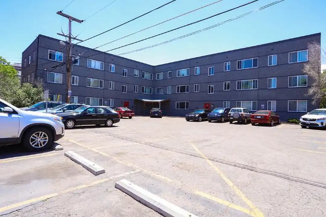 1200 Colorado Blvd – další