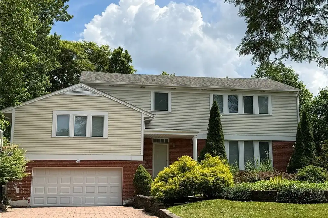 2455 Buckhurst Dr – photo 1