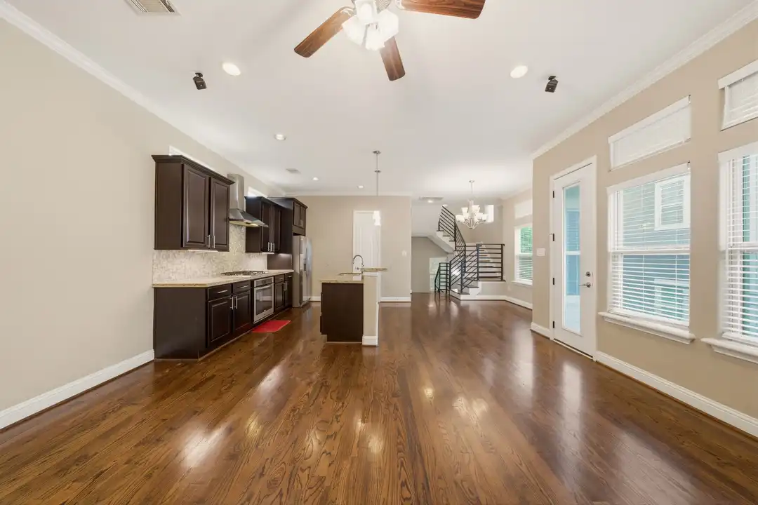 1113 W 18th St unit A - View 6