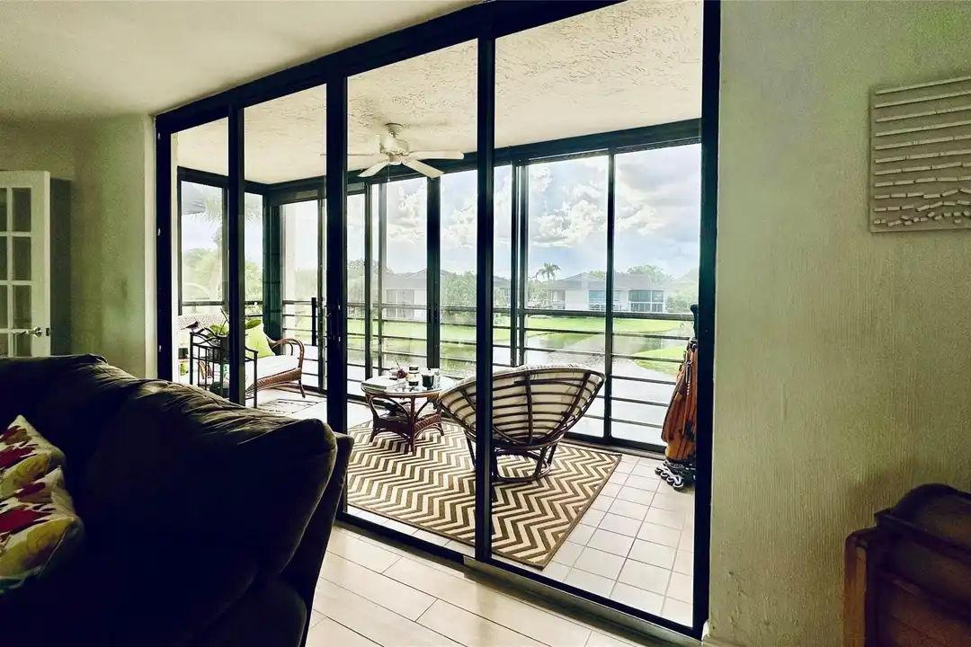 7582 Regency Lake Dr - View 4
