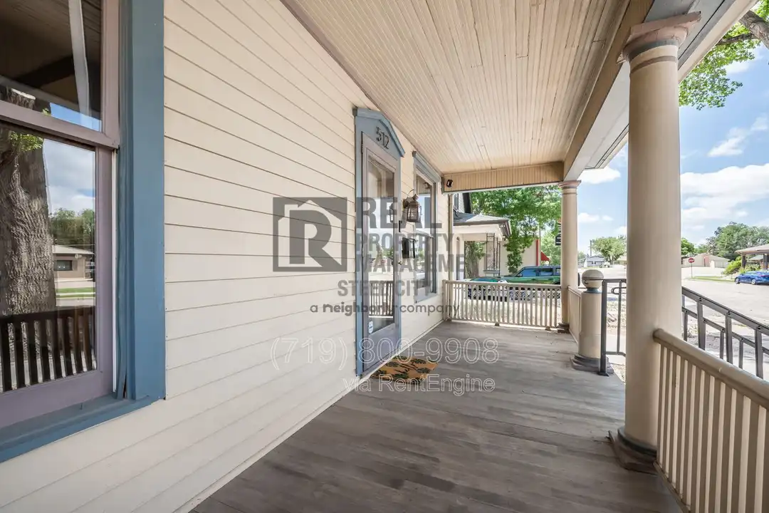 512 W 10th St unit 512 W 10th - View 5