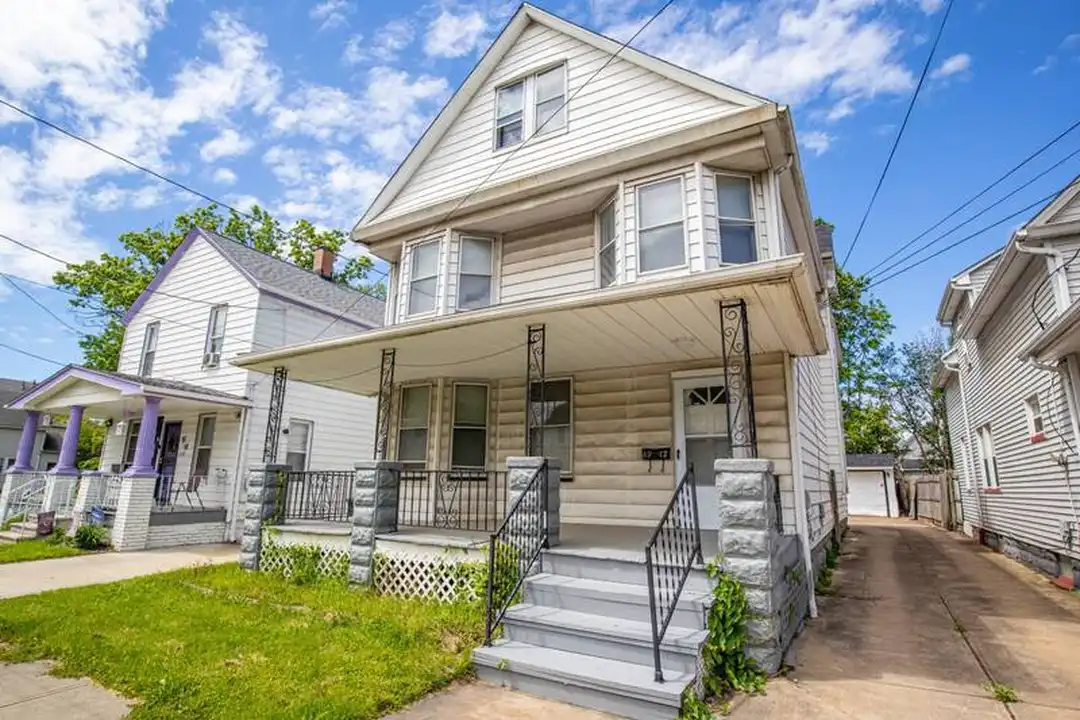 6913 Clement Ave – photo 1