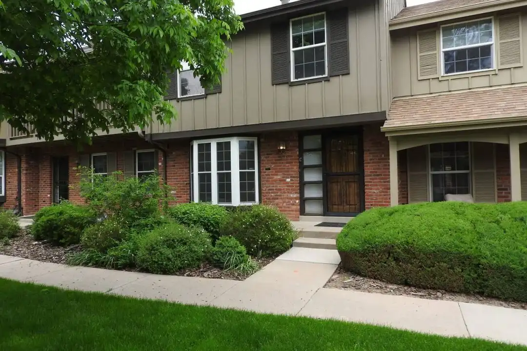 8752 E Amherst Dr unit C – photo 1