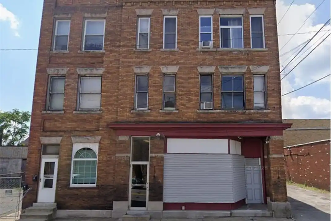 416 Adams St unit 7 – photo 1 of 7