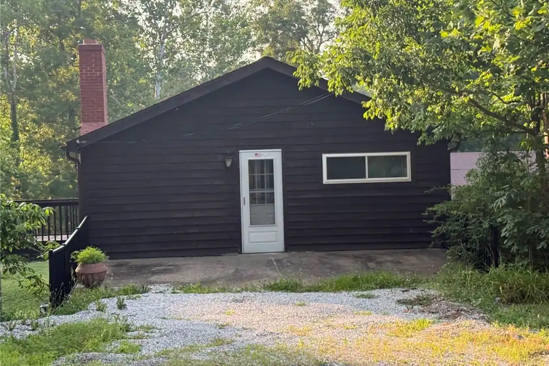 9658 Fairmount Rd – photo 1 of 7