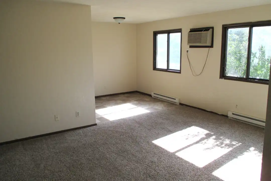 Spicer B Apartments - View 4
