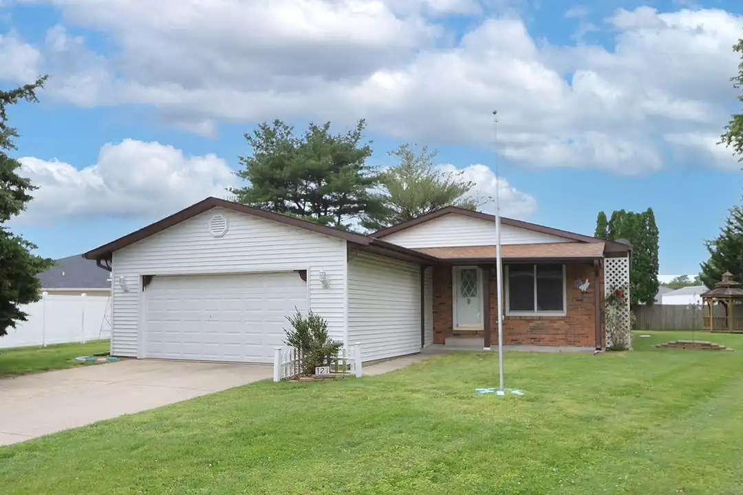 127 Parkview Dr – photo 1 of 40