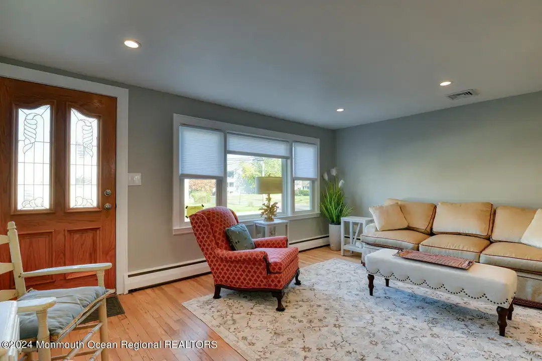 105 St Louis Ave - View 4