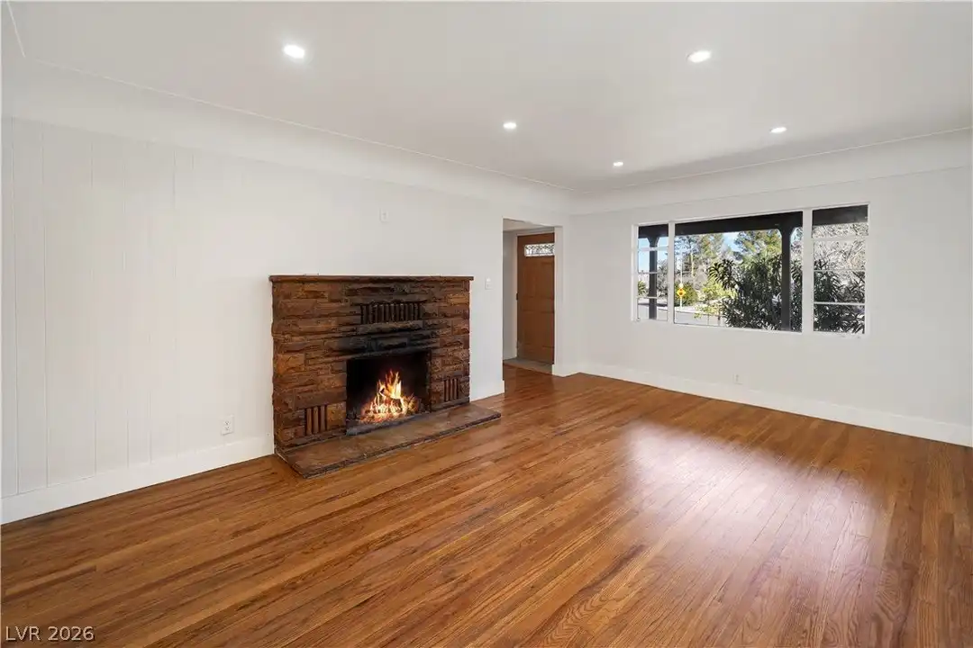 1140 Hillside Pl - View 2