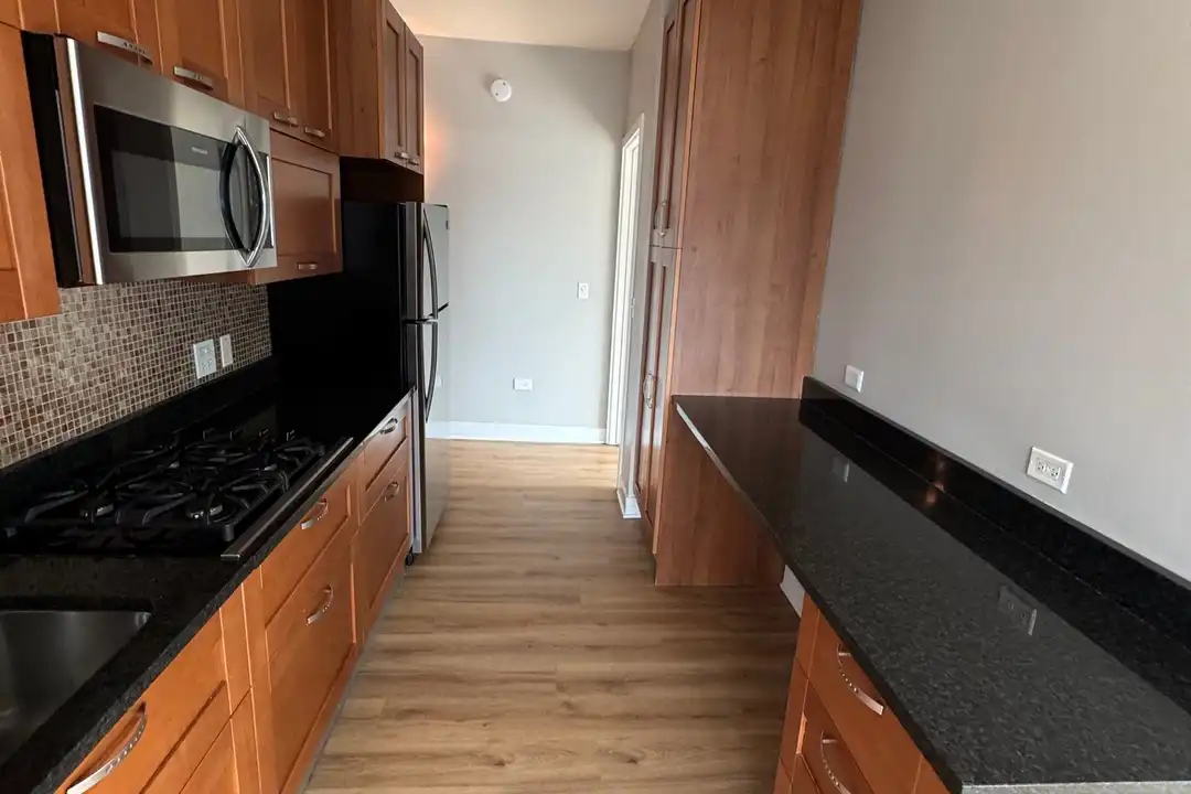 647 W Wayman St - View 6