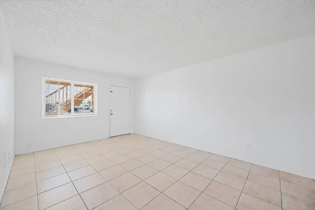 1815 N Spring unit 102 - View 4