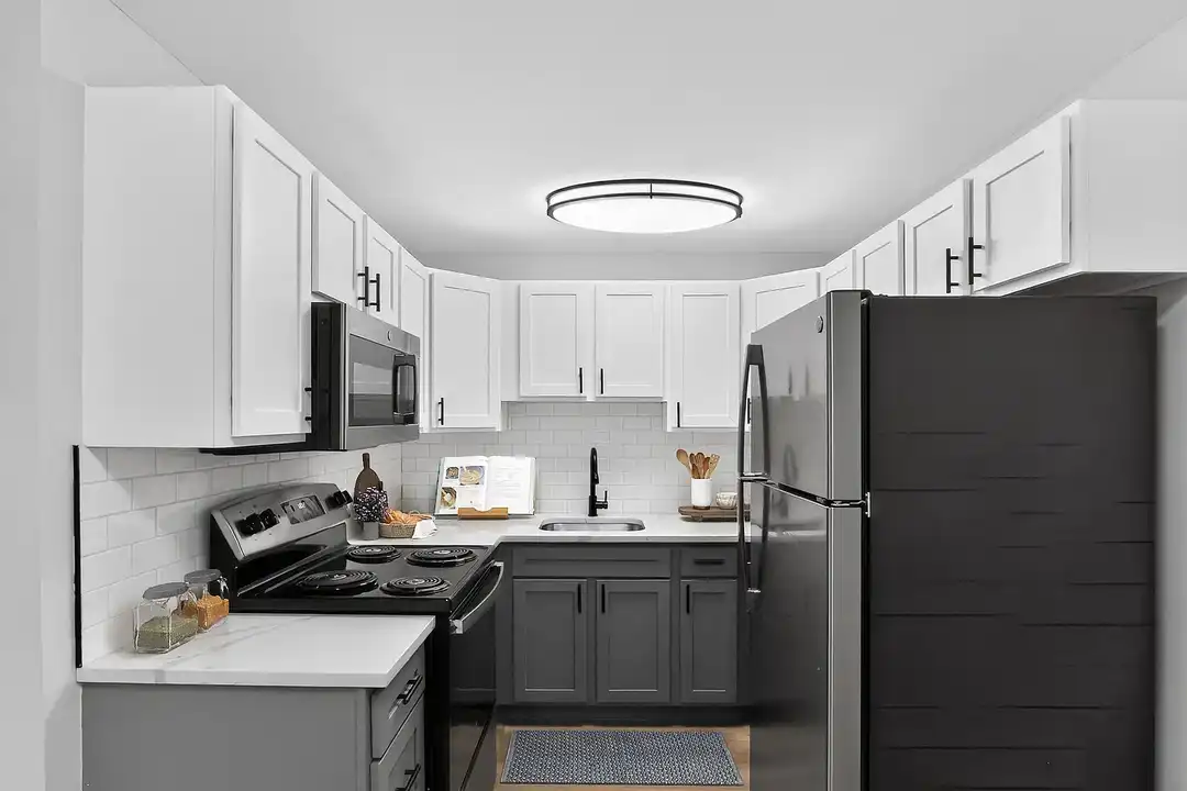 Eagle Rock Apartments at West Hartford – photo 1 of 19