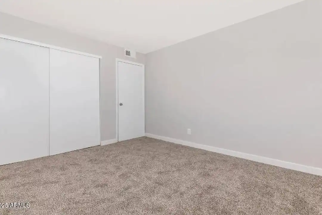 10860 N 85th Ave - More