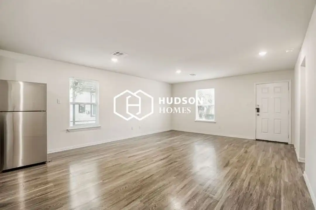 708 S Henderson St - View 3