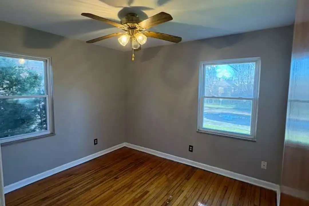 Apartment in Cleveland, Lee-Harvard, Cuyahoga - View 4