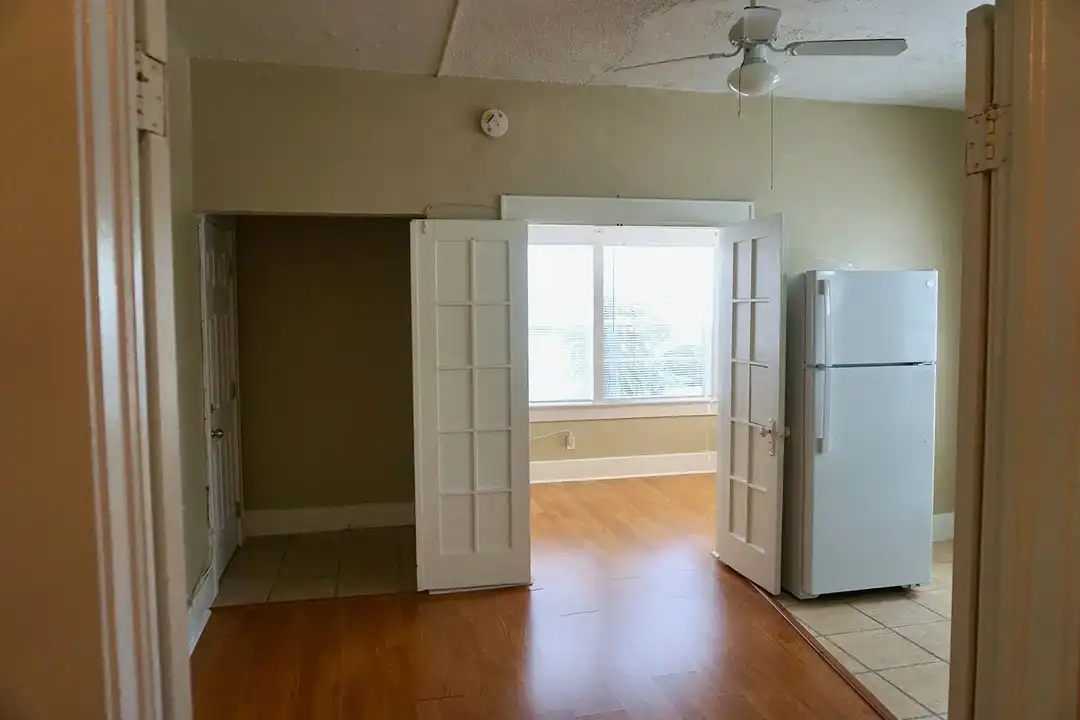 Apache Trail Apartments – photo 1 of 14